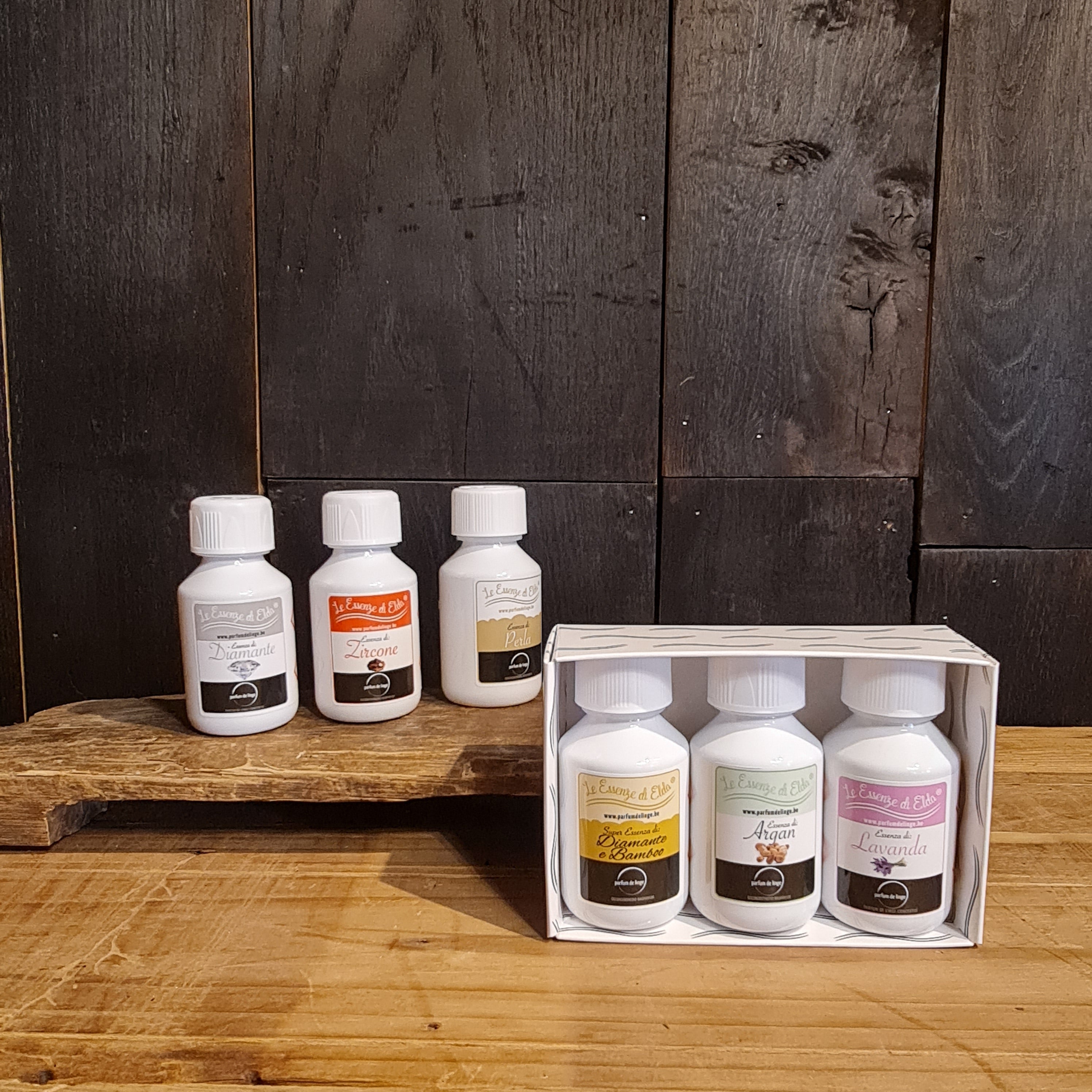 Wasparfum afgebeeld in een landelijk interieur