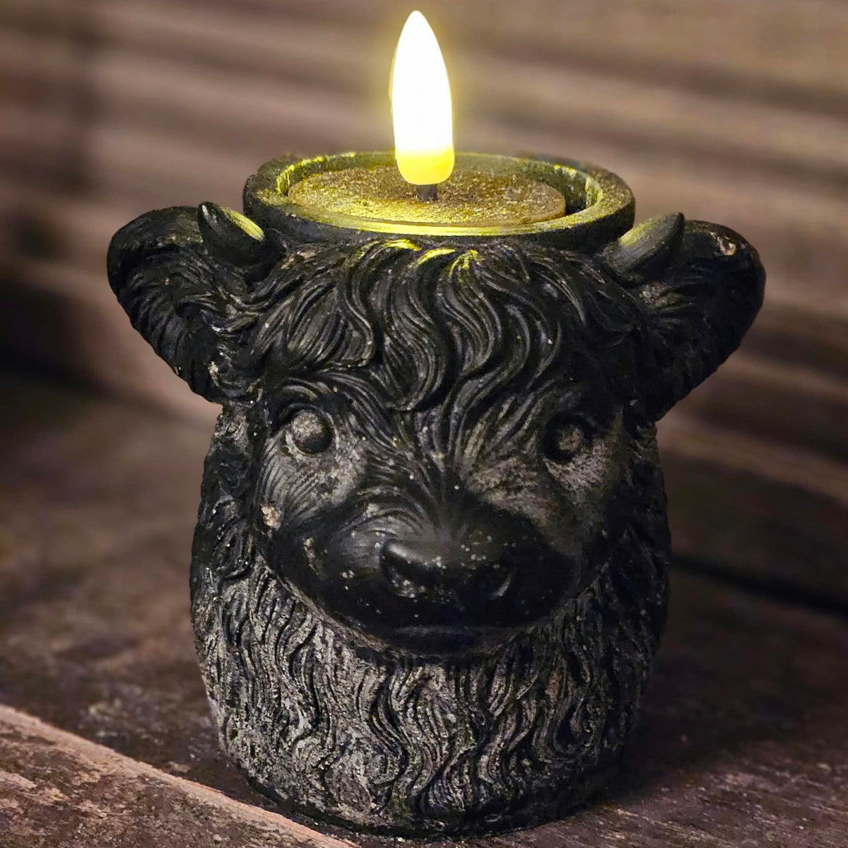 Highland Cow geurlichthouder van amberblokjes – 150 g black musk
